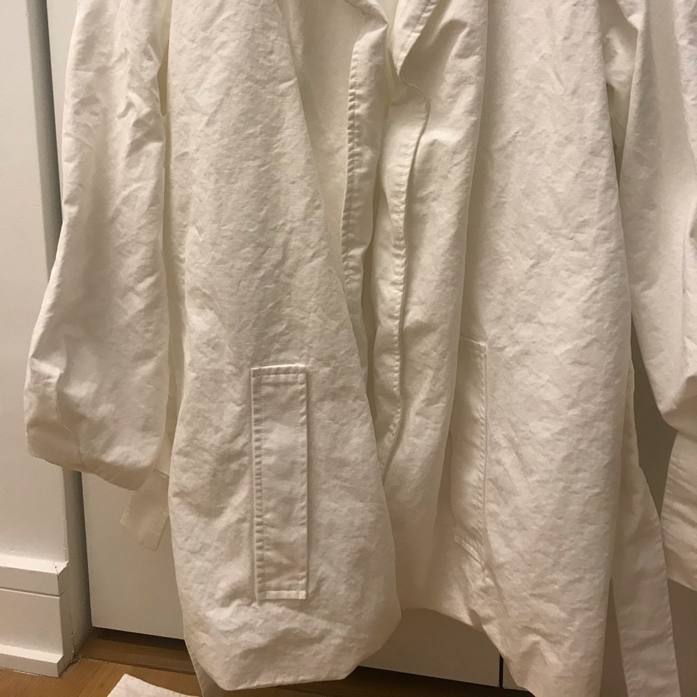 white coat - Picture 2 of 4